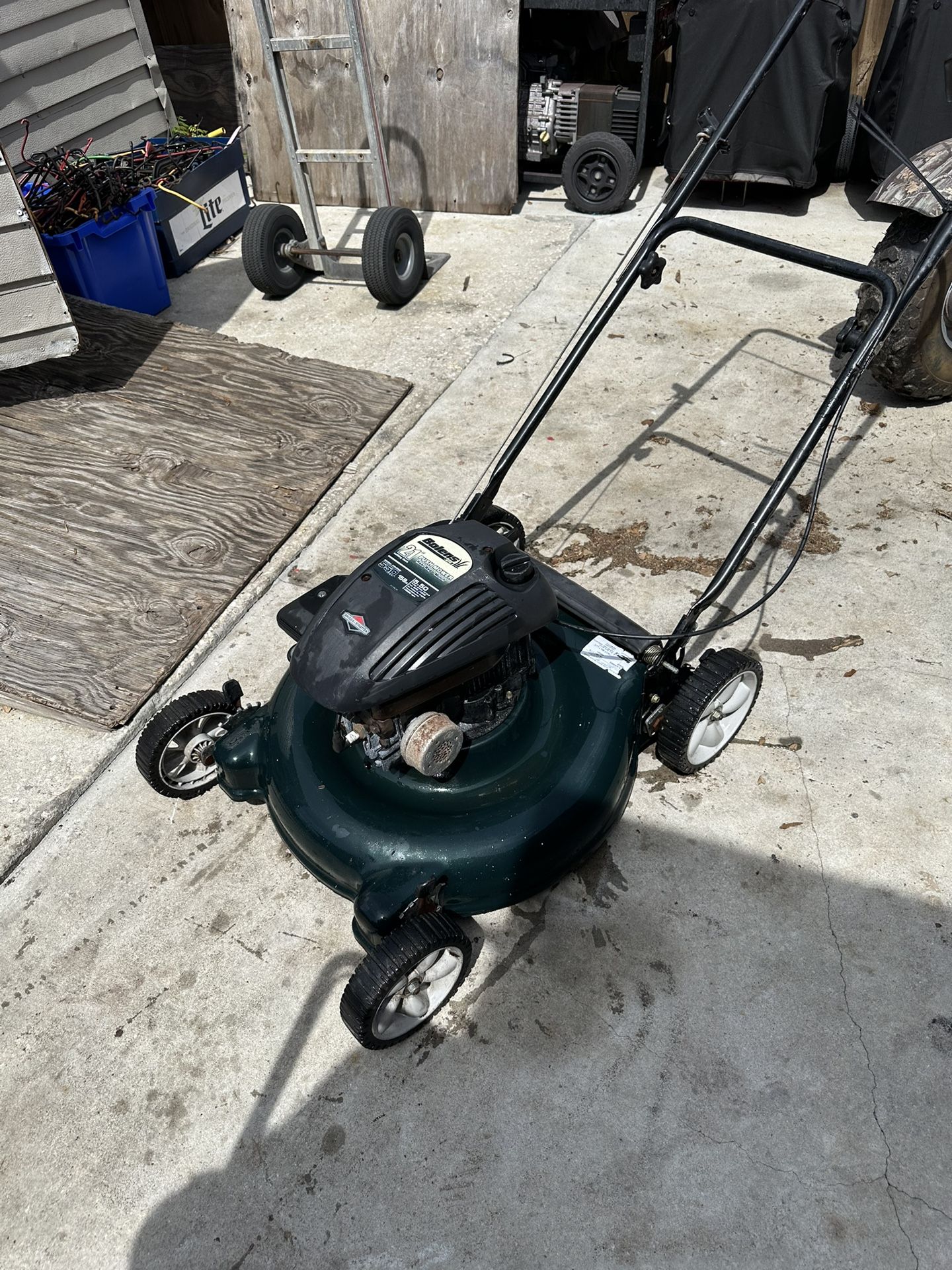 Bolens Push Mower READ DESCRIPTION