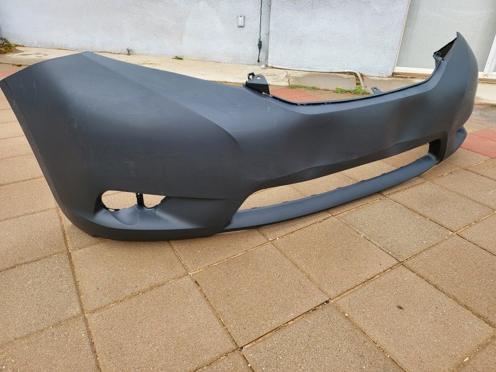 2011 - 2017 Toyota Sienna Front Bumper Cover