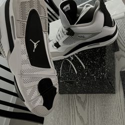 Jordan retro 4