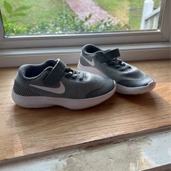 Boys Toddler Size 13C Nike Gray Sneakers 