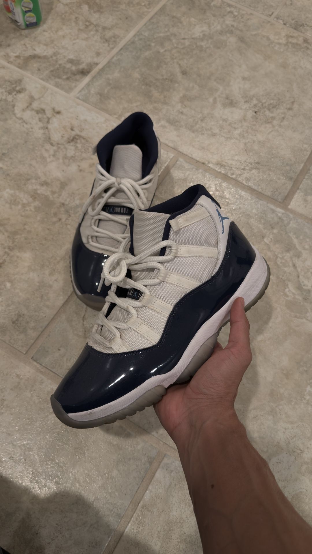 Jordan 11 UNC