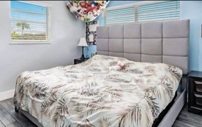 LIKE NEW KING SIZE PLATFORM BED FRAME