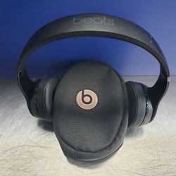 Beats Solo A1796 Wireless Bluetooth Headphones 