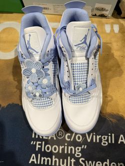 Jordan 4. Women