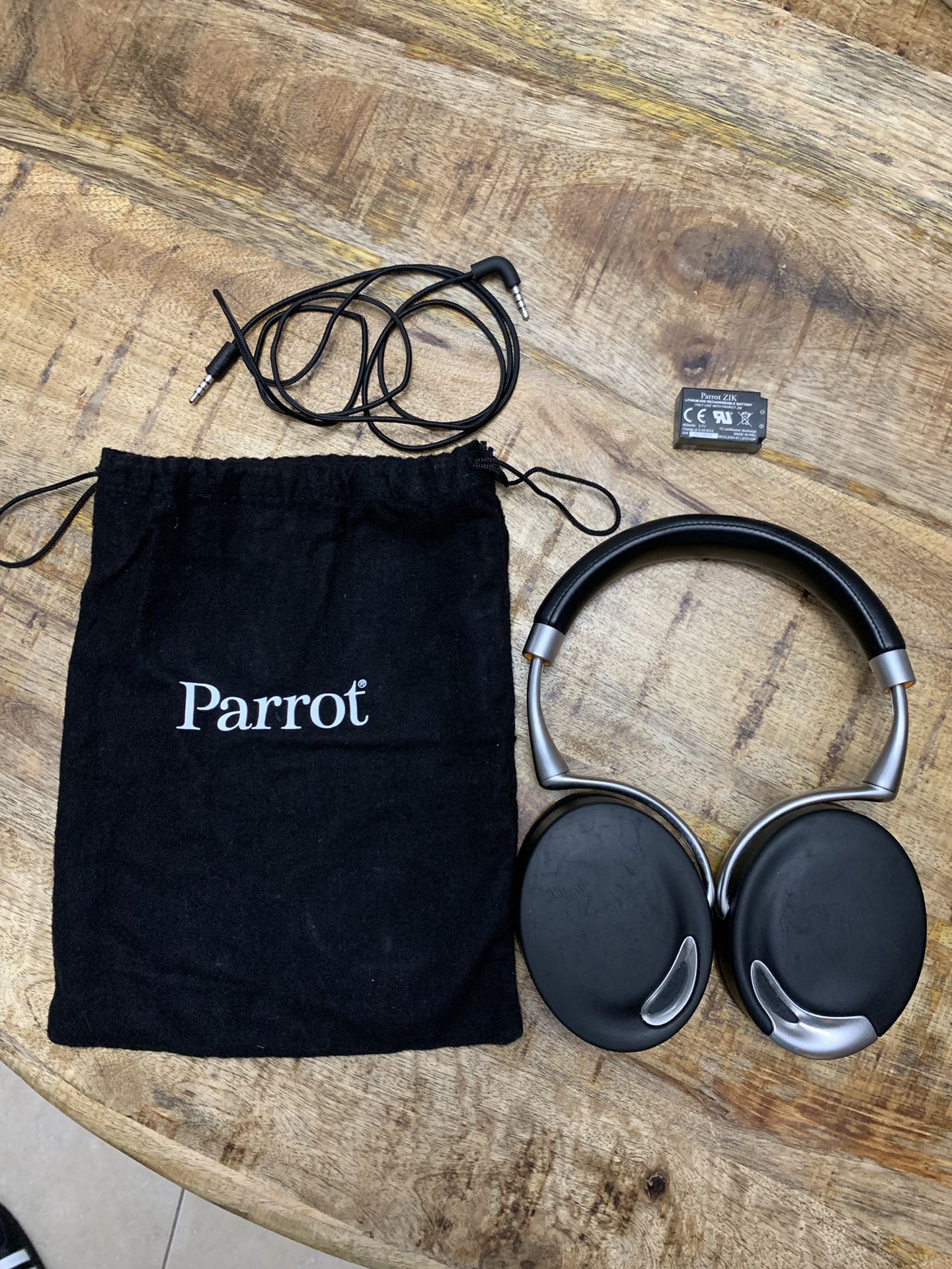 Parrot Zic noise reduction/wireless