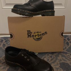 Dr.Martins women's Leather Oxford Shoes
