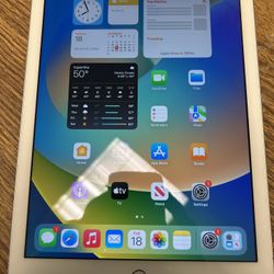 iPad 5 Th Generation Model 1823  32 Gb 