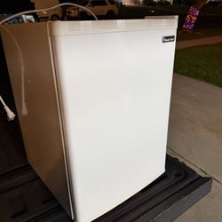 Mini Refrigerator 