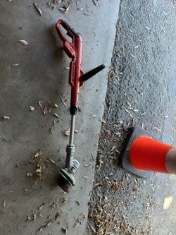 BLACK+DECKER 20V MAX String Trimmer/Edger Kit, 10-Inch (LST201)