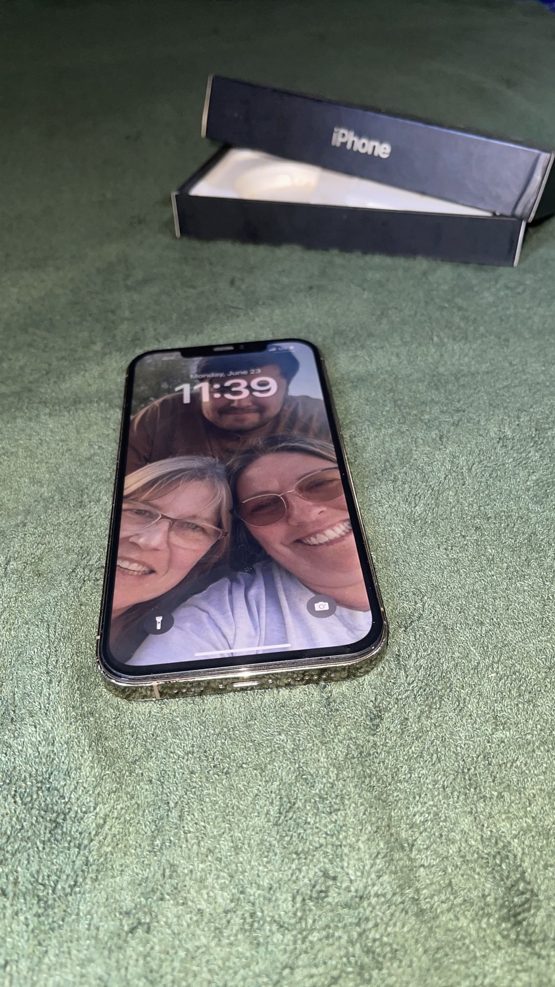 iPhone 12 Pro Max 256GB Fully Unlocked Cell phones & Smartphones