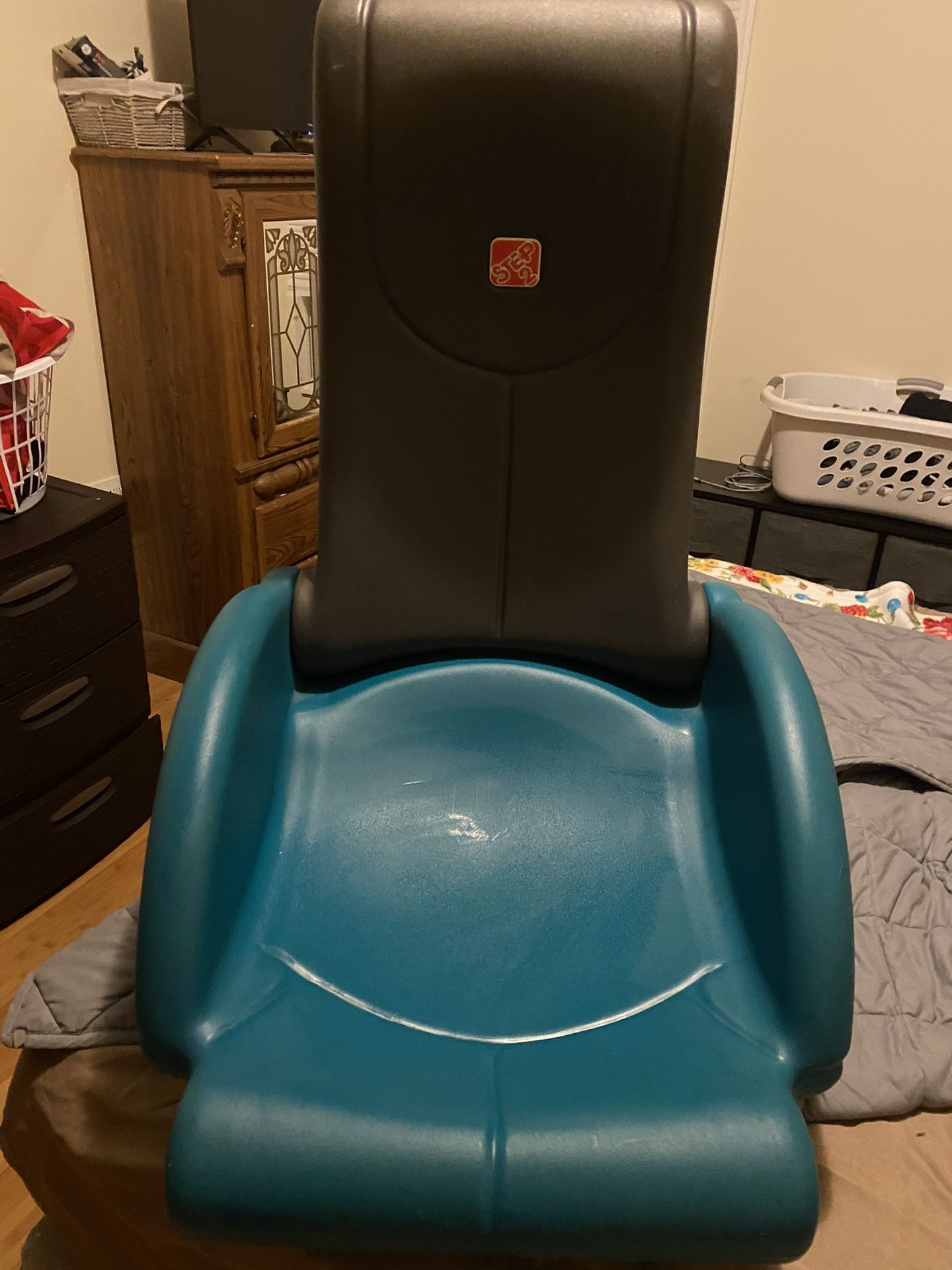 step 2 folding rocking gaming chair