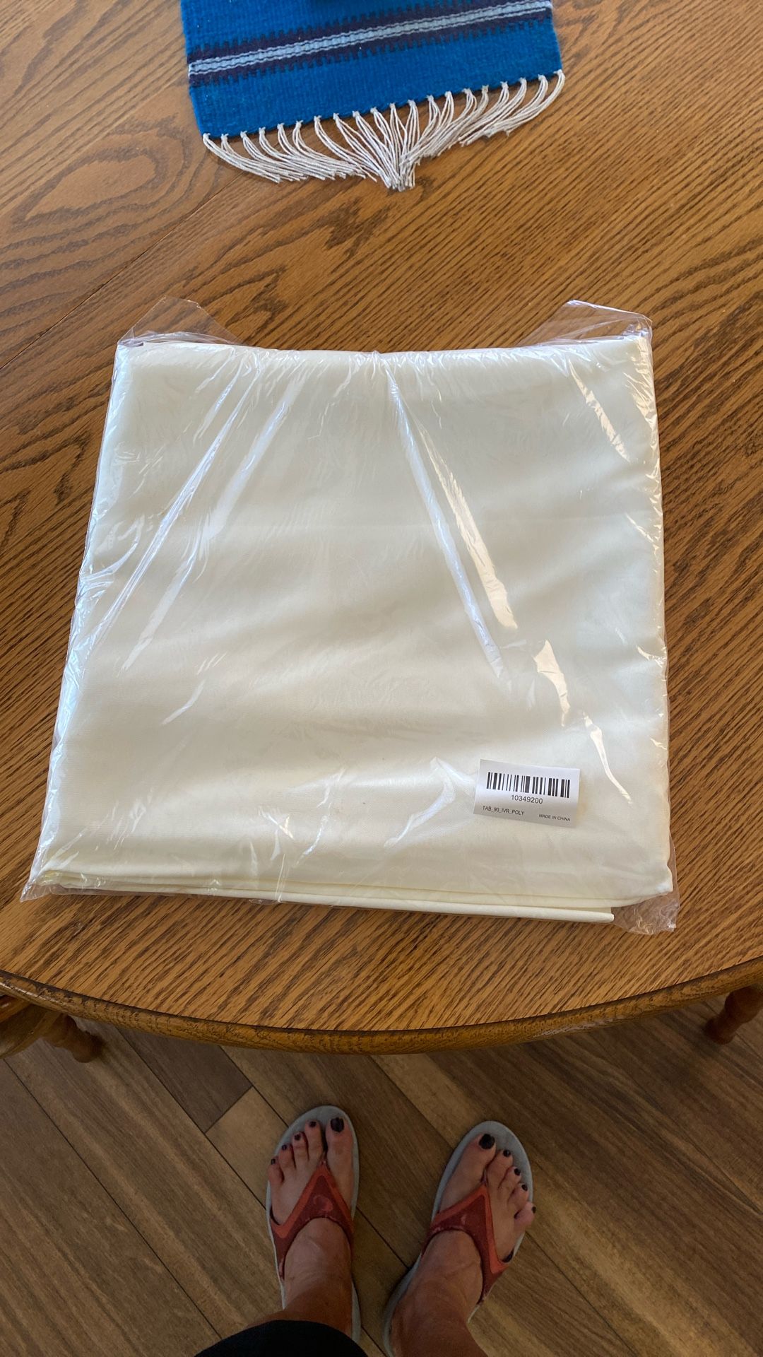 New In Package Ivory Polyester Tablecloths 90x90