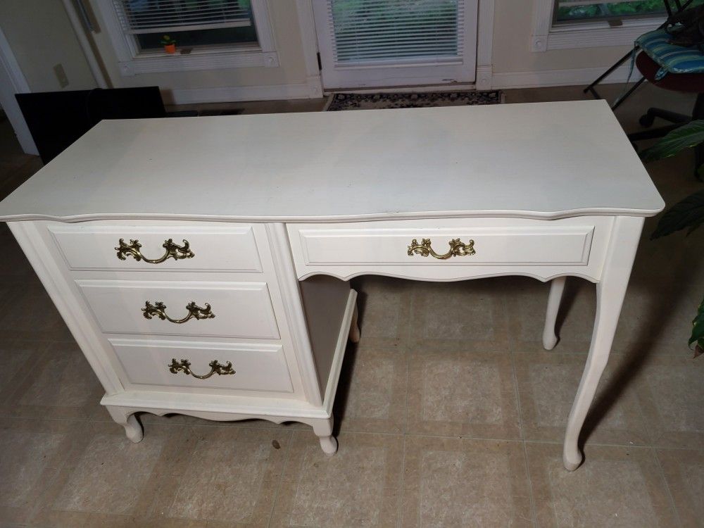 Girls Desk