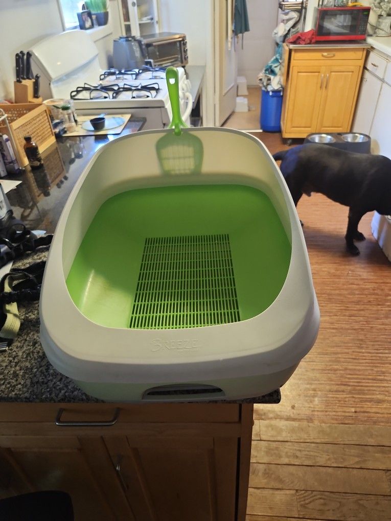 Tidy Cats Breeze Litter Box