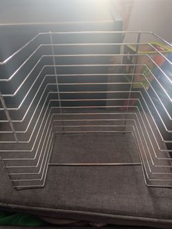 Melissa and Doug metal  rack for wooden puzzles