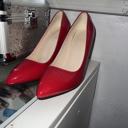 Red Heels Size 6.5(37)