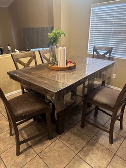 Dining room table
