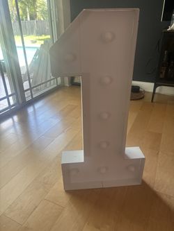 Number 1 Sign With Lights -Battery Included 