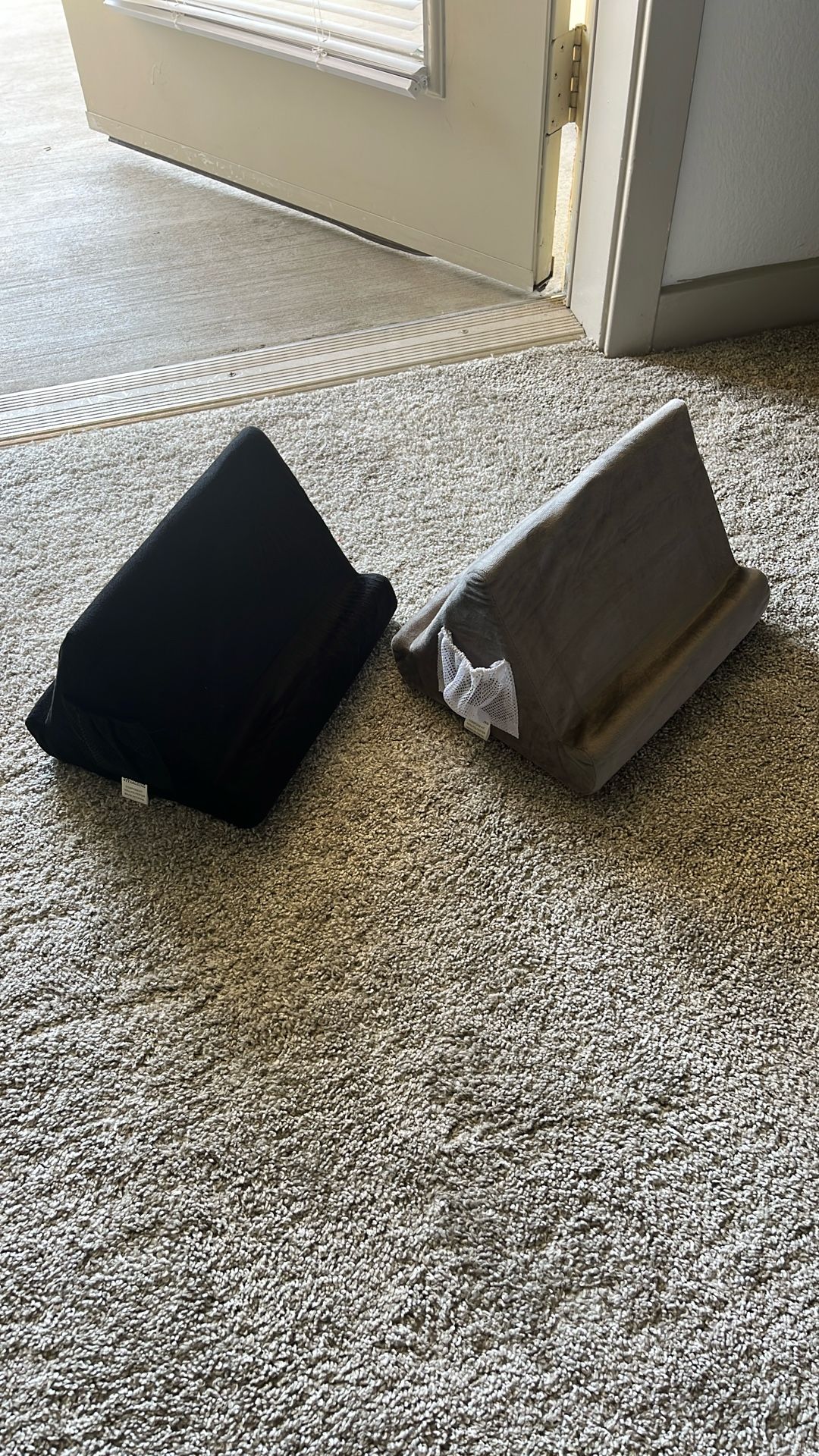2 Foam Tablet Stands