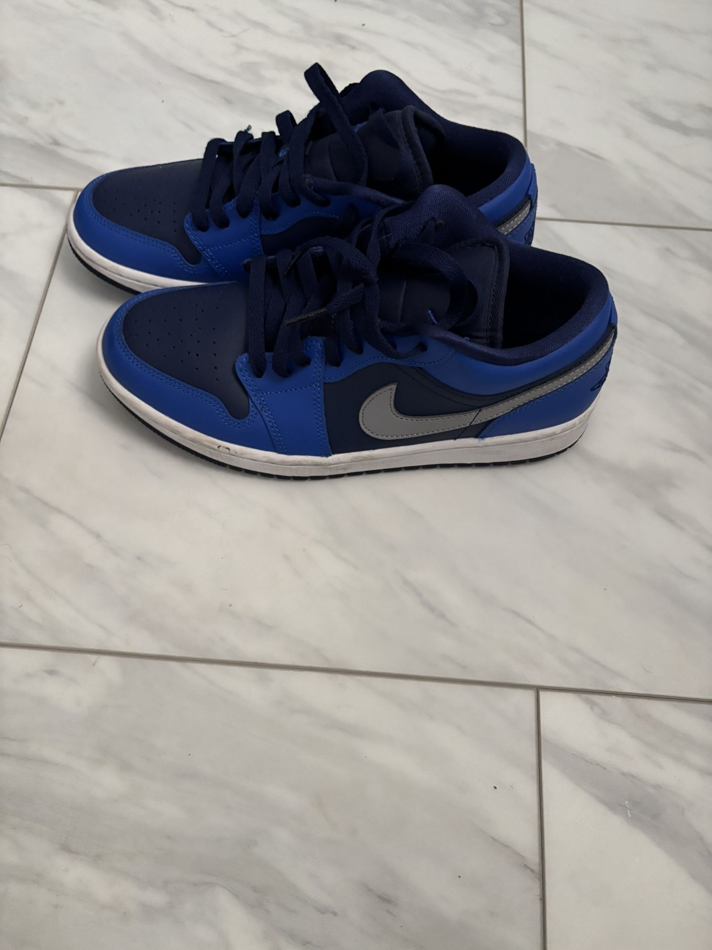 ‘Game Royal ‘ Air Jordan 1s