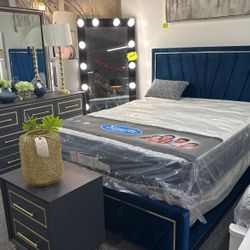 Modern Blue Velvet & Gold Accent Queen 4PC Bedroom Set