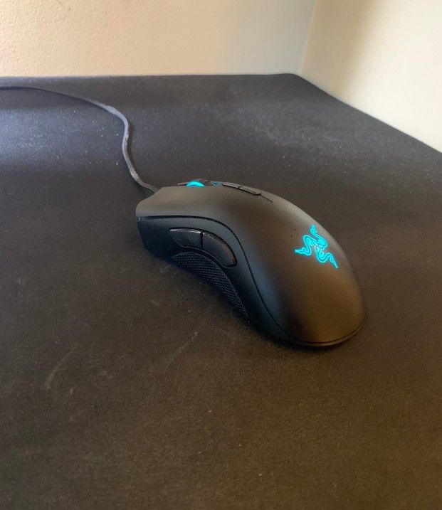 Razer Deathadder Chroma RGB gaming computer mouse