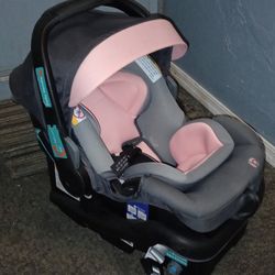 NEW**   Infant Car Seat w/ Base Attachment 