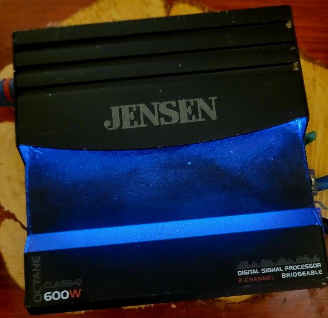 Jensen 600 W With Built-in Digital Signal Processor Car Audio Amplifier