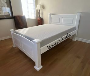 Full Solid Wood Bed With Memory Foam Mattress $460