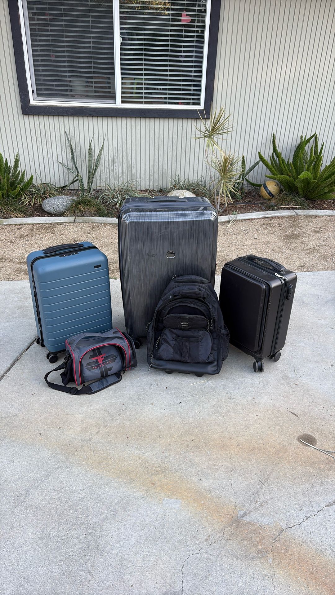 Travel Bags/ Suitcases