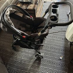 Graco Click Connect Stroller And Car Seat.
