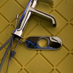 Moen Single Handle Bathroom Faucet 