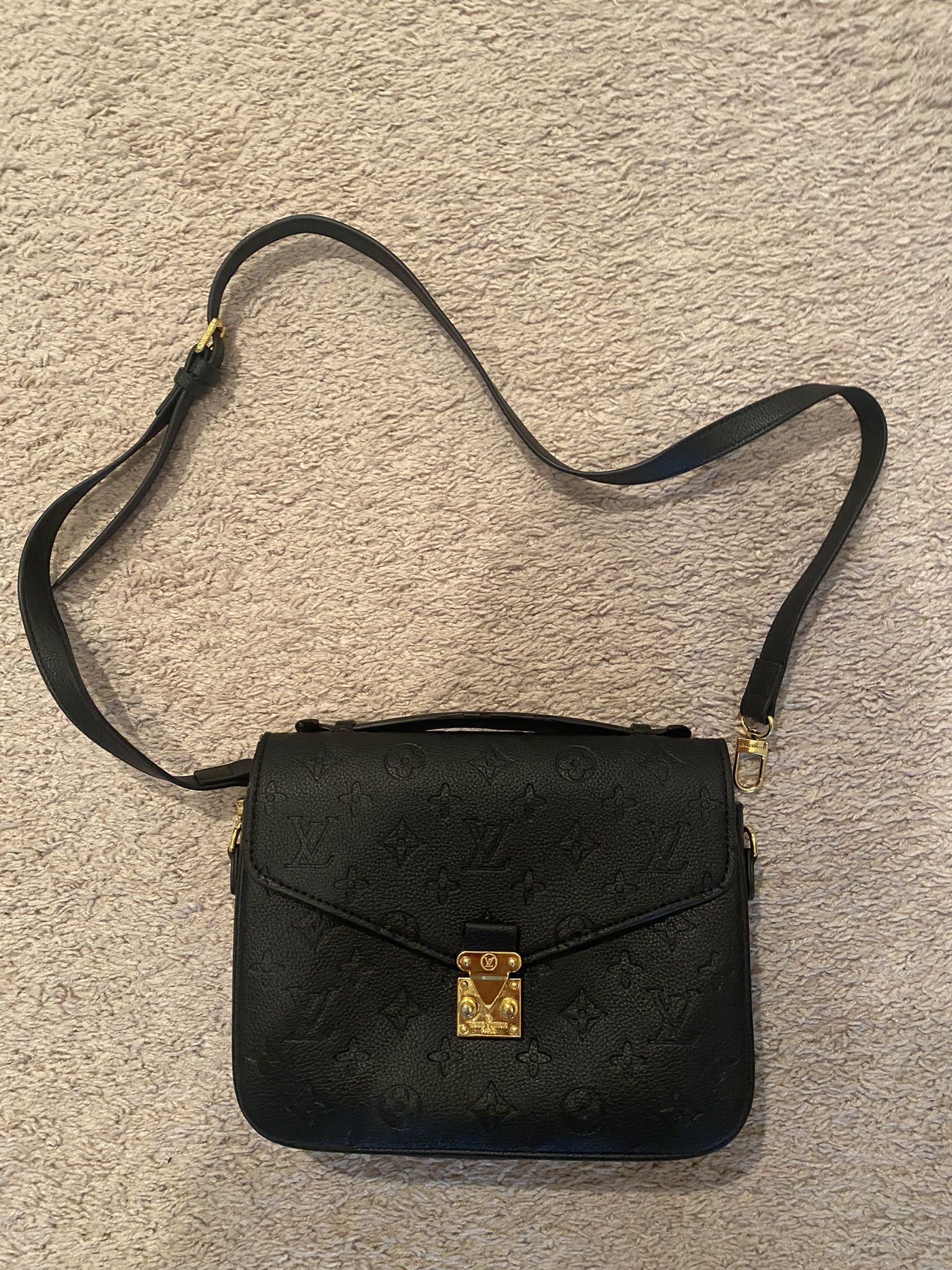 Used Purses And Sunglasses