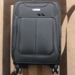Cllson 20" Carry-On Luggage: Top Opening, USB Port, TSA Lock, Spinner Wheels, Expandable