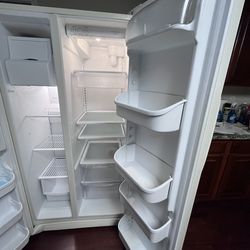 Frigidaire Side-by-Side Refrigerator