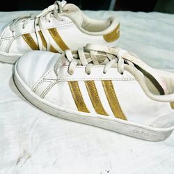 Adidas Tenis 👟 Very Good Conditions  Must Pick Up I. Horizon Size 1 