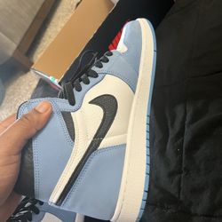 Air Jordan Retro UNC 1s 