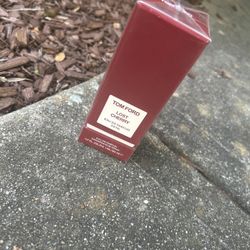 tom ford “lost cherry”