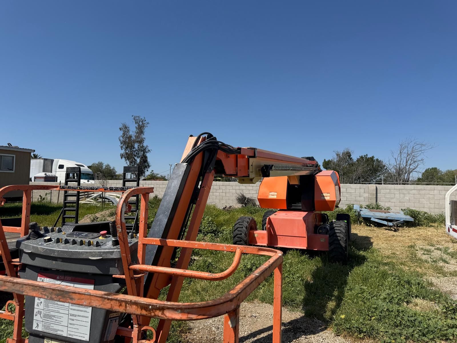2015 JLG SJ600 Boom Lift