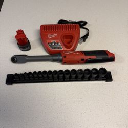 Milwaukee M12 Fuel Extended Reach Insider Ratchet