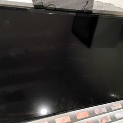 50" Smart insignia TV