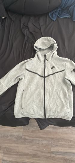 nike tech medium in great condition