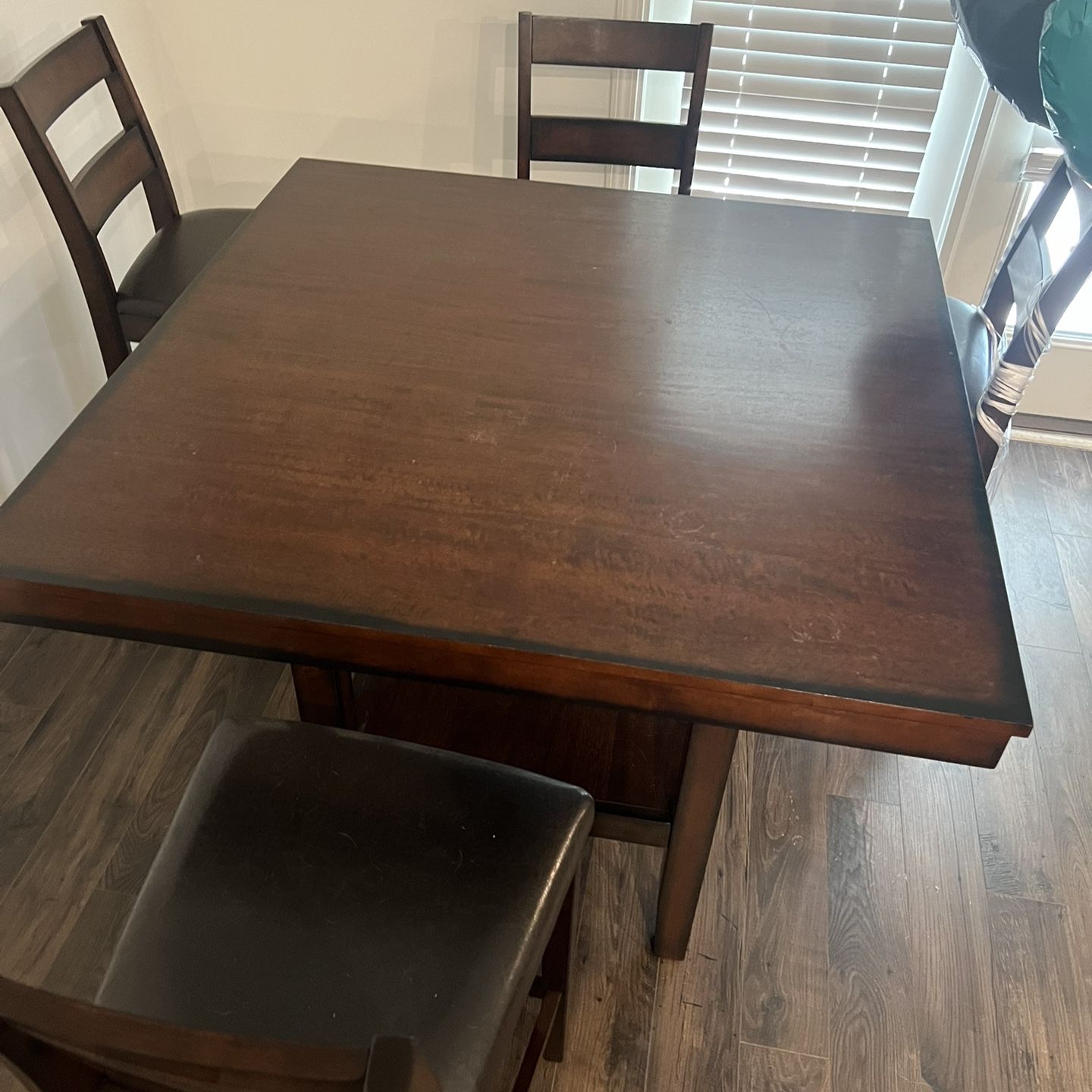 Dining Table And 4 Chairs 