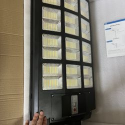 Solar Street Lights Outdoor - 1800W Solar Outdoor Lights 7000K Solar Parking Lot Lights Dusk to Dawn, Street Lights Solar Powered with Motion Sensor f