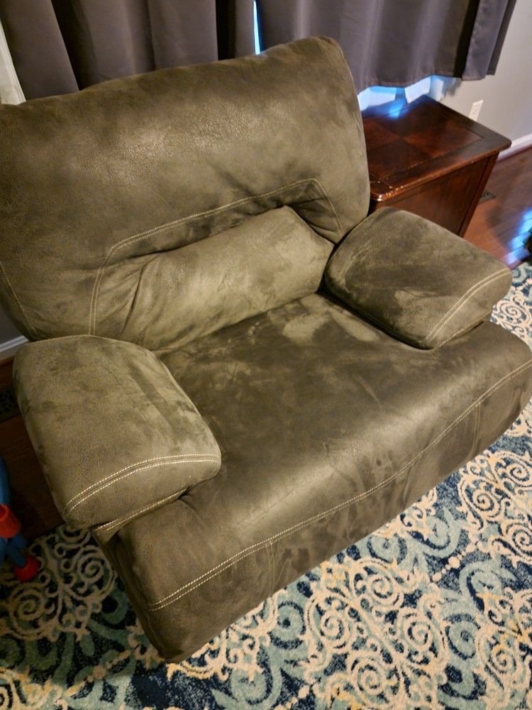 Extra Large Power Recliner