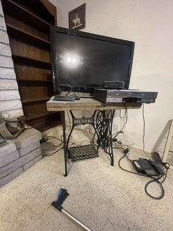 Old Sewing Machine Style Consol