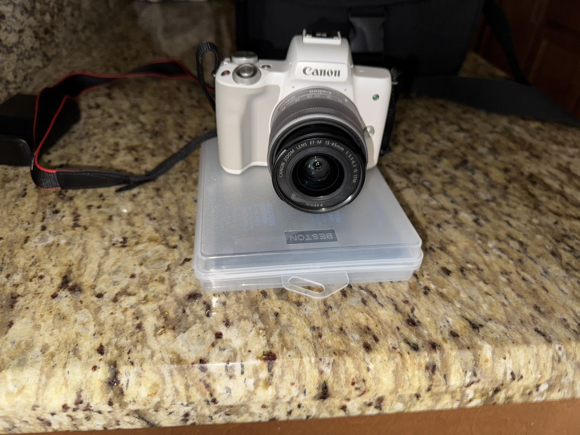 Canon Eos M50 Mark ii. White