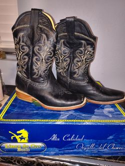 Kids cowboy boots