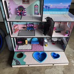 LOL Dollhouse