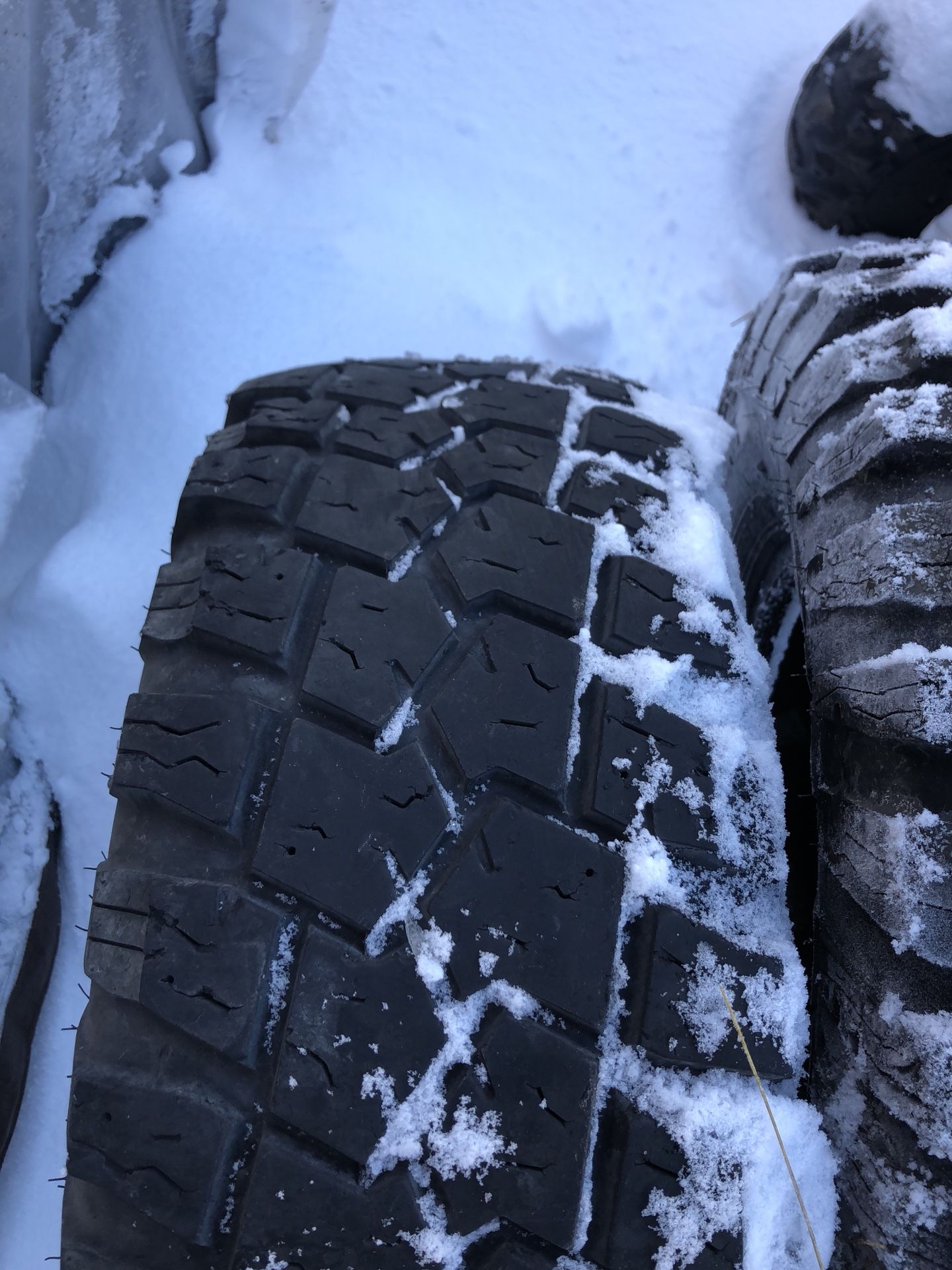 2 tires size 30x9-50 R15. 90% of life to use